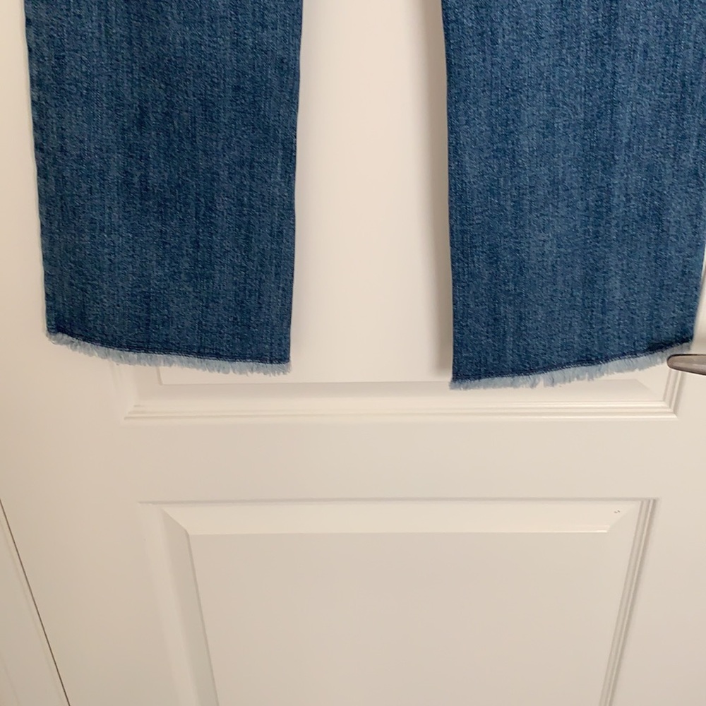 ON mid-rise cropped flares. - Picture 5 of 8